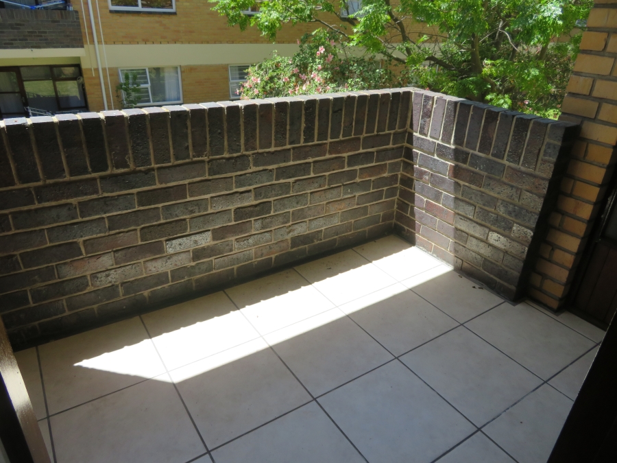 To Let 2 Bedroom Property for Rent in Kenilworth Western Cape